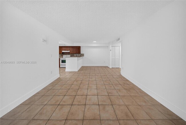 Foto del edificio - 7195 NW 179th St