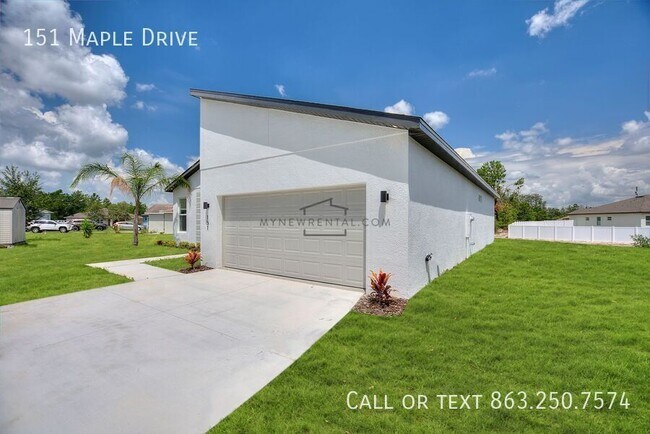 Foto del edificio - 151 Maple Dr