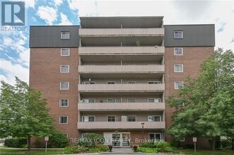 Building Photo - 1106-1106 Jalna Blvd