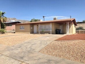 Building Photo - 209 San Saba Rd