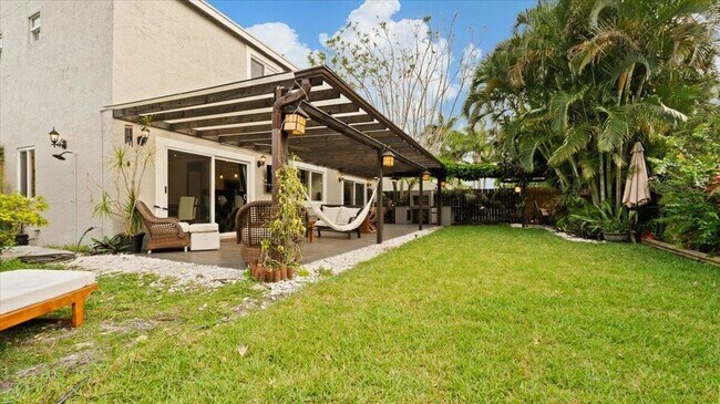 Building Photo - 18701 Shauna Manor Dr