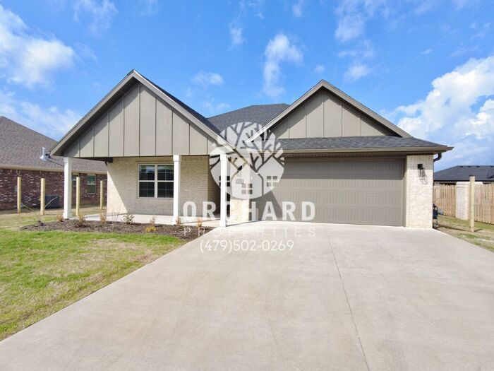 Primary Photo - Tontitown- Single-Family Home- Beautiful B...