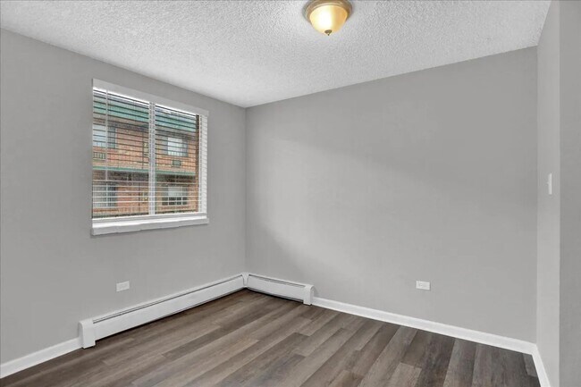 Foto del edificio - Beautifully Updated 1 Bed/1 Bath Apartment...