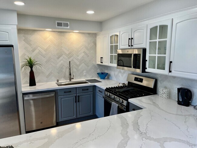 Foto del edificio - 5525 Scotts Valley Dr