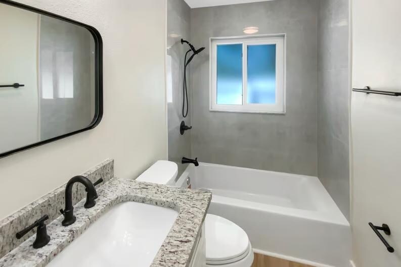 Foto principal - 966 Charlotte Ave
