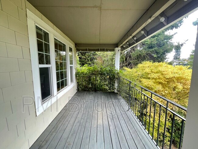 Building Photo - 1823 SE Tenino St