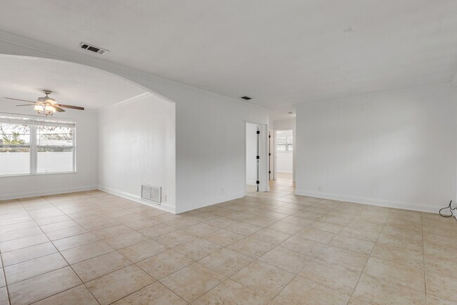 Building Photo - 2130 Pope Ave