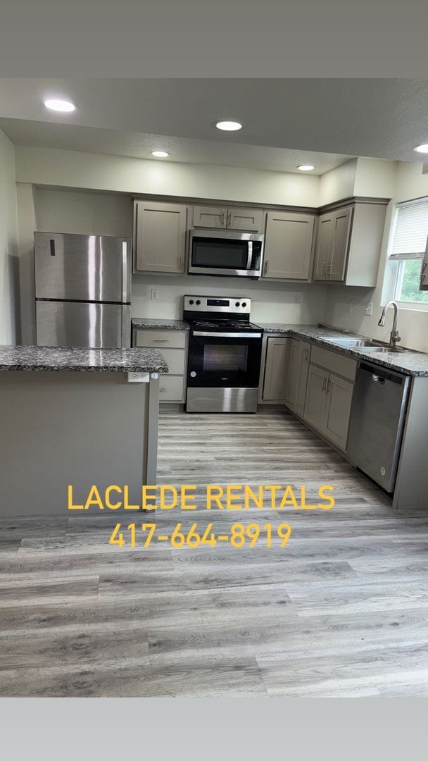 Building Photo - 3 BEDROOM 2.5 BATHROOM TOWNHOUSE FOR RENT