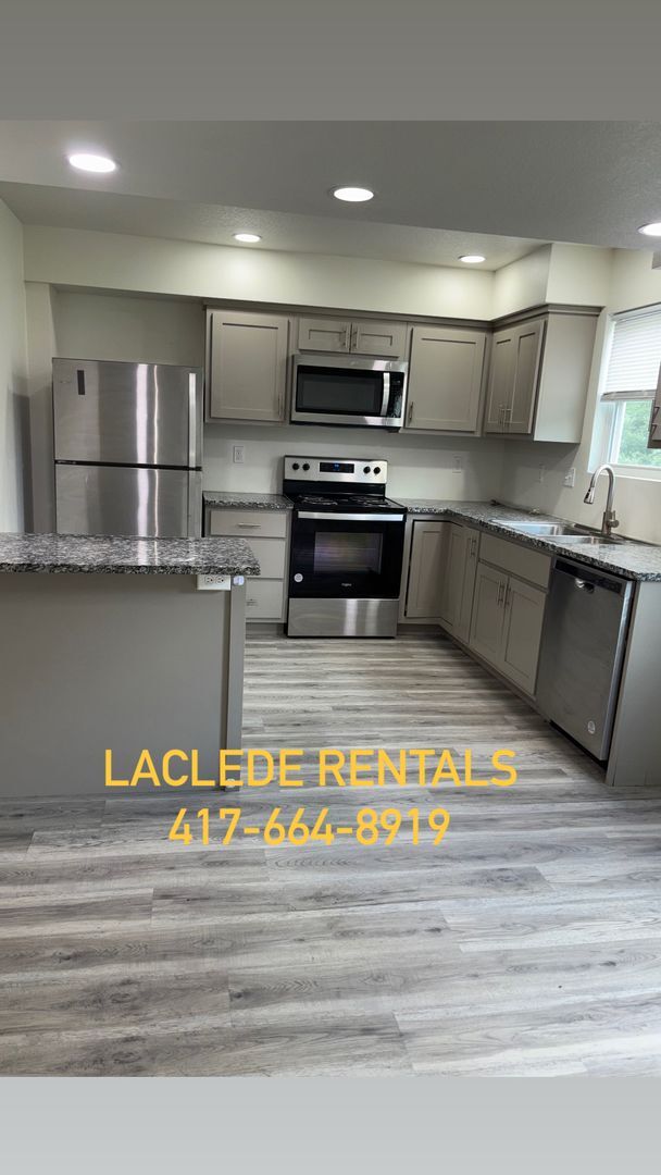 Foto del edificio - 3 BEDROOM 2.5 BATHROOM TOWNHOUSE FOR RENT