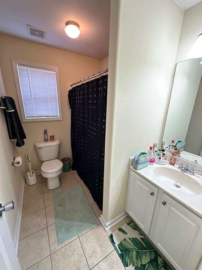 Building Photo - 4BR Home in The Retreat South