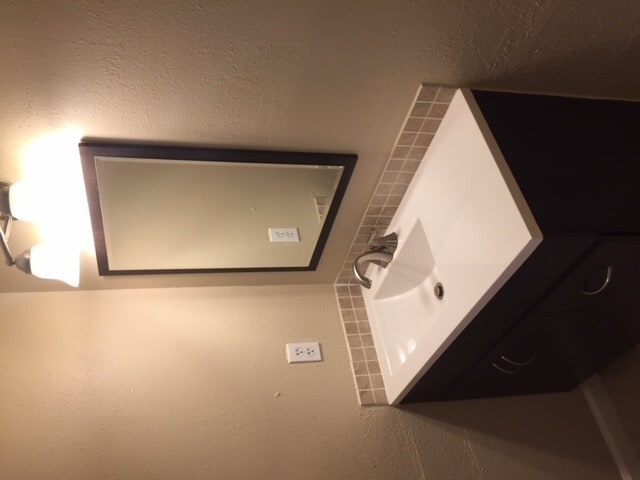 Building Photo - Beautiful Townhome for Rent