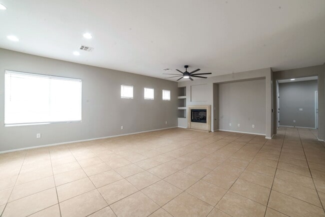 Building Photo - 7129 Bocaire Dr