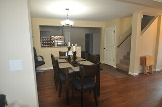 Building Photo - 142 Vineland Pkwy Dr