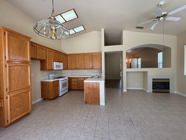 Building Photo - Three Bedroom Two Bathroom Home - NEW PRICE