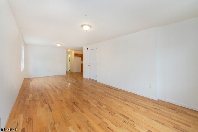 Building Photo - 1023 Olive St