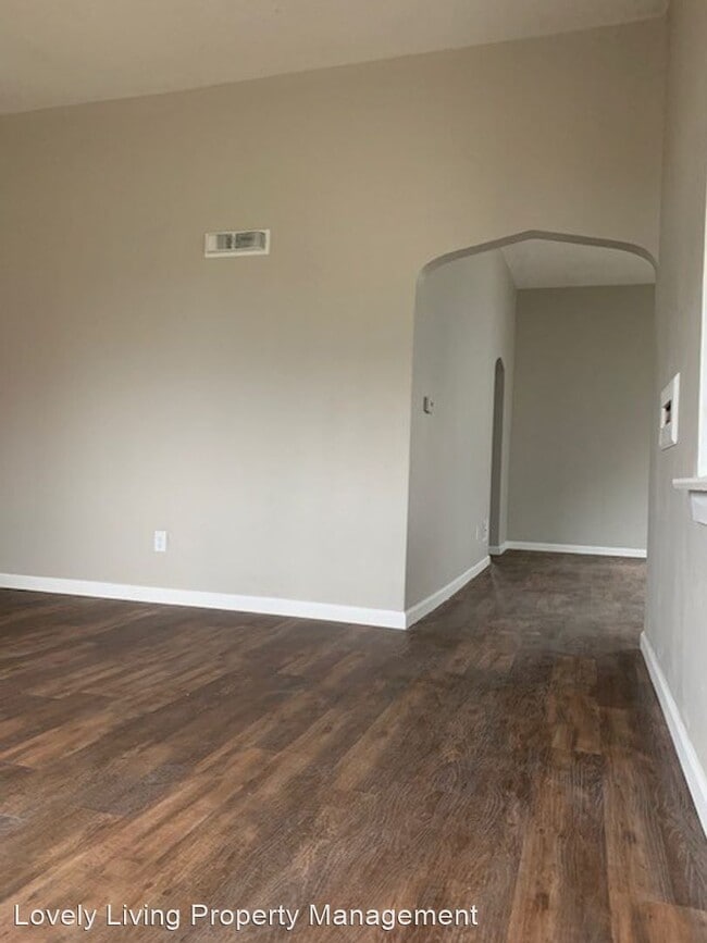 Building Photo - 2 br, 1 bath House - 1330 Summit St.