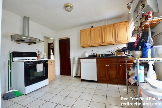 Photo - 55 Etna St Apartment