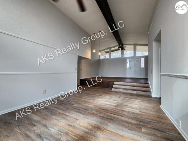 Building Photo - 1613 Stonewall Dr