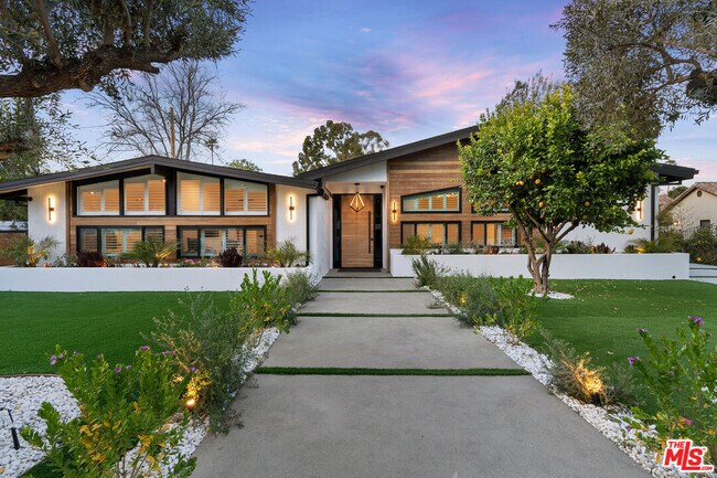 Foto del edificio - 23283 Erwin St