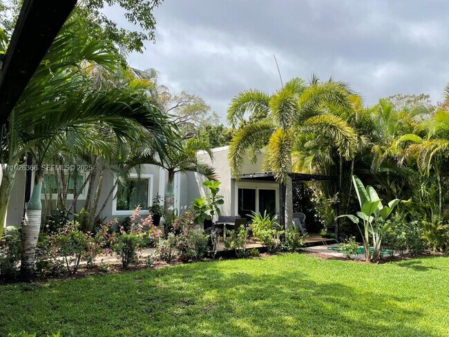 Foto del edificio - 2654 SW 25th Ter