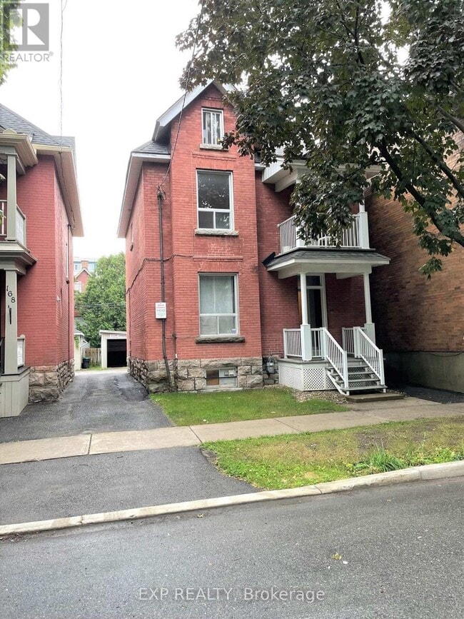 Building Photo - 166 Stewart St