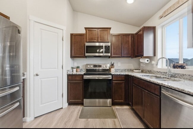 Building Photo - 10528 Kalama Dr