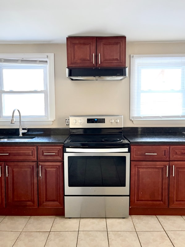 Photo - 1023 W Lancaster Ave Apartment