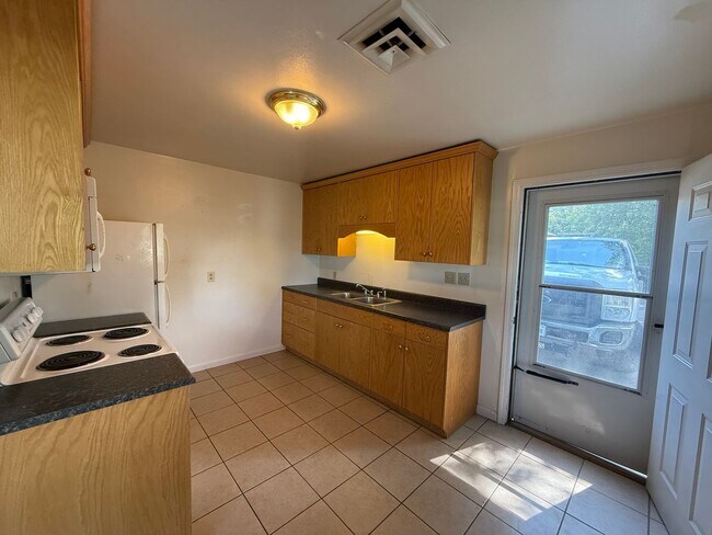 Foto del edificio - Pet Friendly! Central Air!