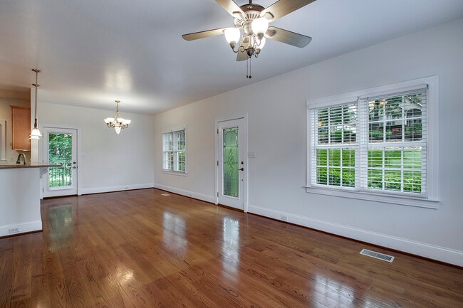 Building Photo - 111 Daleyuhski Way