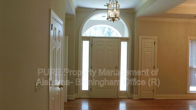 Building Photo - 5034 Lakeview Circle