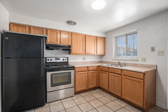 Building Photo - 4515 Flower St