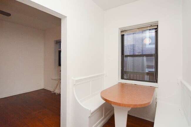 Foto del edificio - 3024 N Halsted St