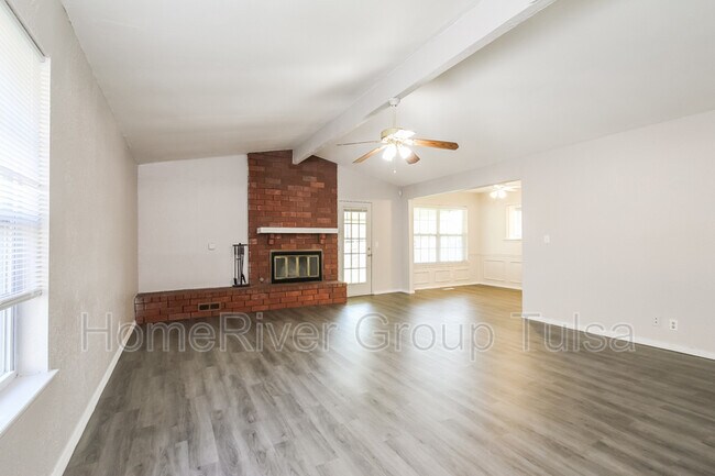 Building Photo - 2613 W Houston Pl