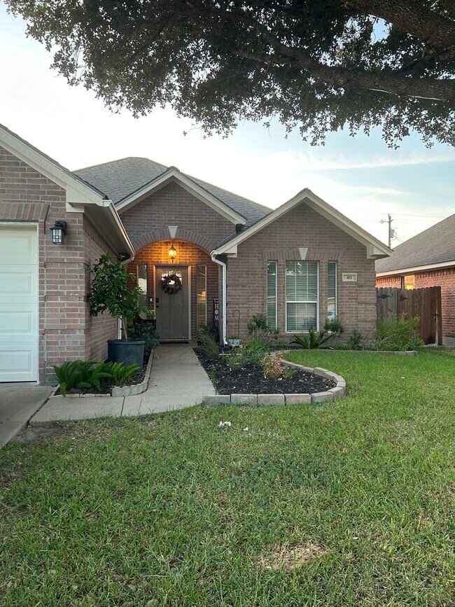 Foto del edificio - 411 Mason Cir
