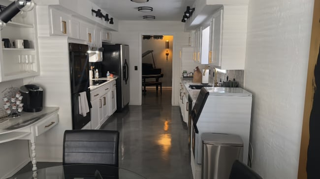 Building Photo - 6501 Westrock Dr