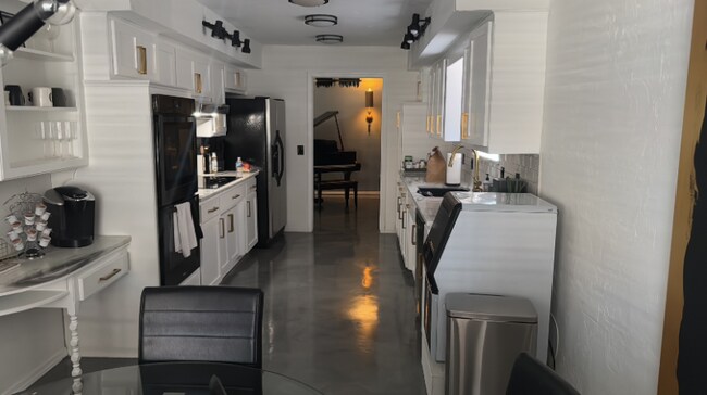 Foto del edificio - 6501 Westrock Dr