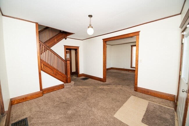 Foto del edificio - 4 bedroom / 1.5 bath home for rent in Valparaiso