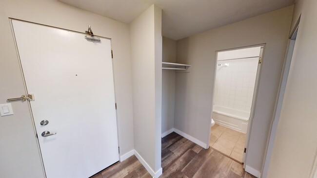 Building Photo - 9932-9105 105 Ave