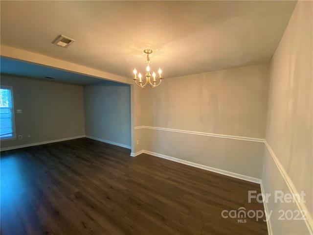Foto del edificio - 8347 Knights Bridge Rd