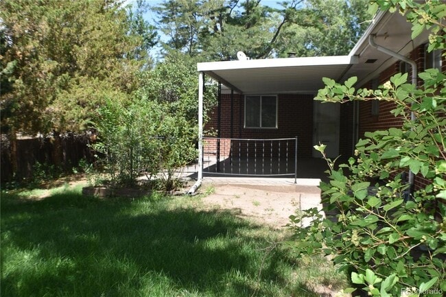 Foto del edificio - 2602 Paseo Rd