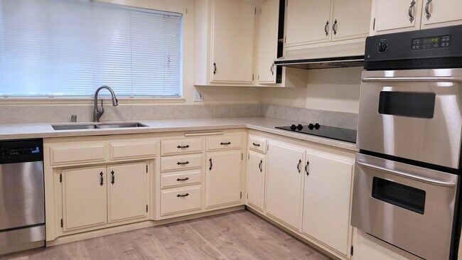 Foto del edificio - Seven Oaks Active Adult Living