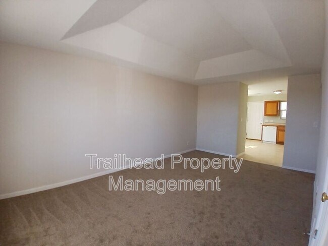 Building Photo - 1110 N Noland Rd