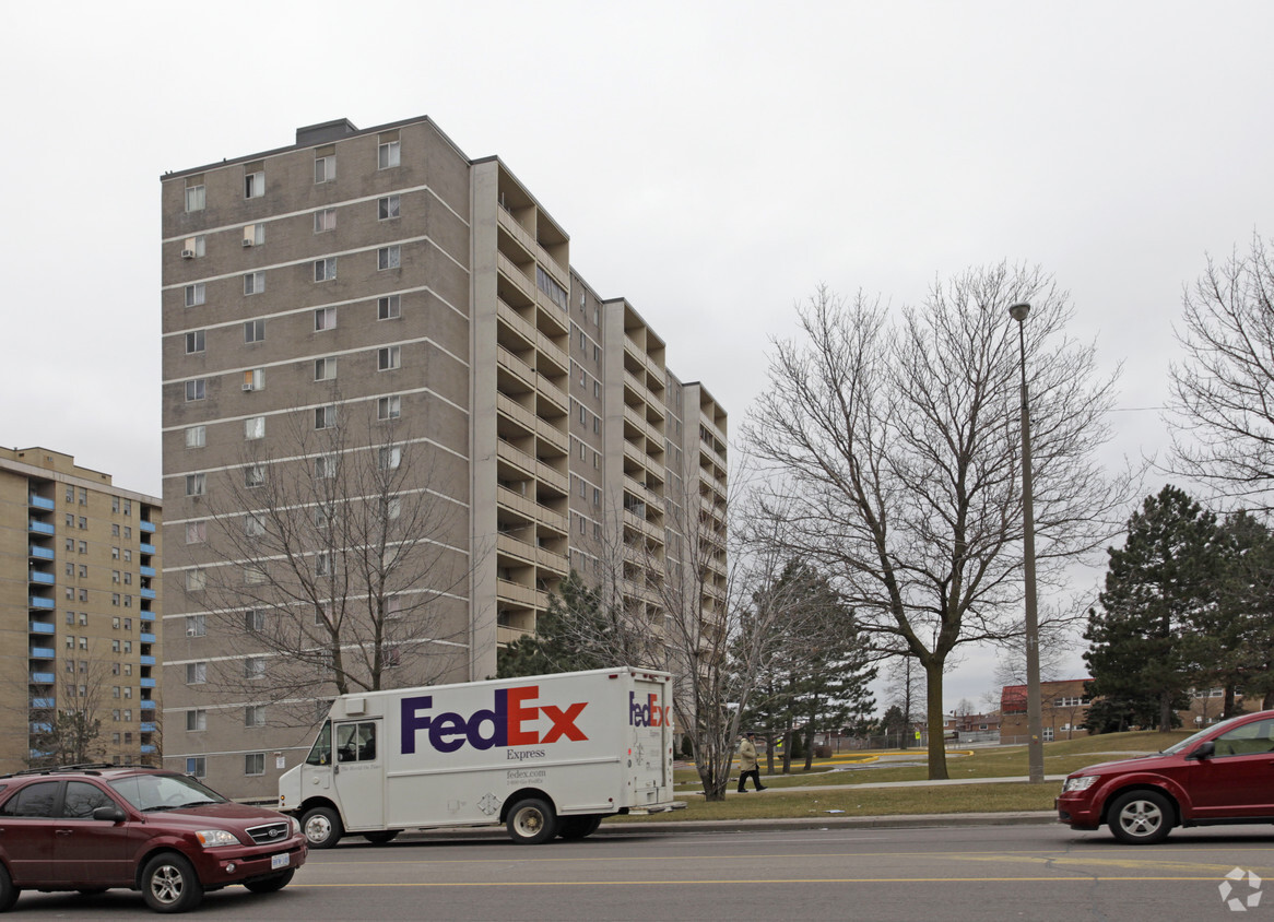 Building Photo - 2940 Jane St