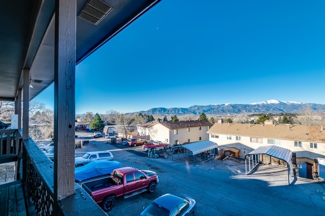 Building Photo - Redwood Terrace