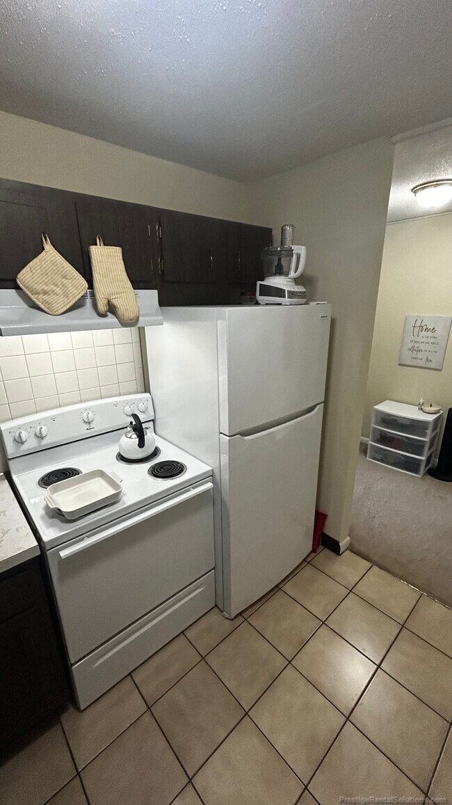 Foto del edificio - 66 Mayflower Ave