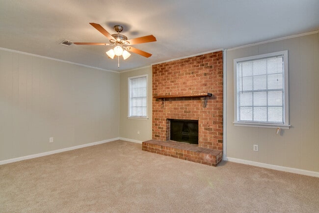 Building Photo - 3565 Kindling Dr