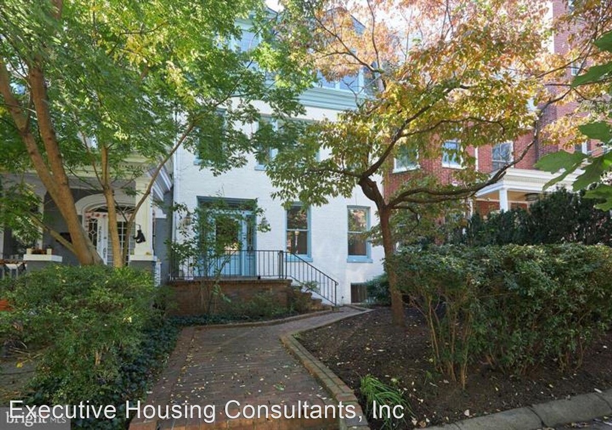 2614 Cathedral Ave NW, Washington, DC 20008 House Rental in
