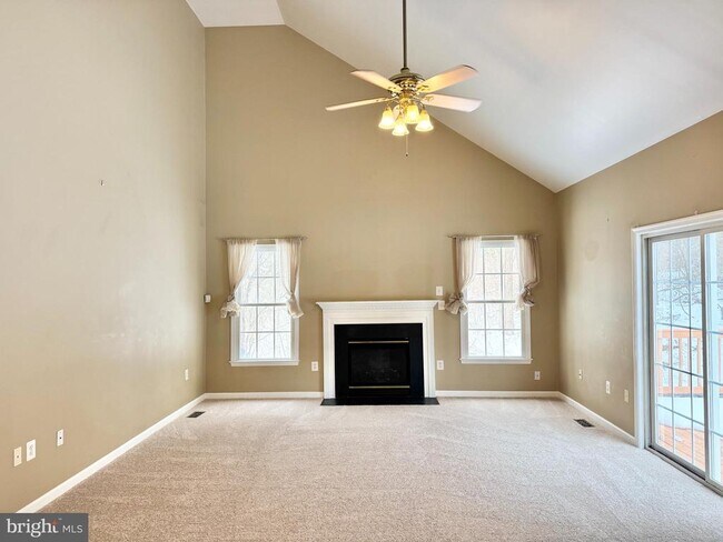 Foto del edificio - 31 Willowmere Ct