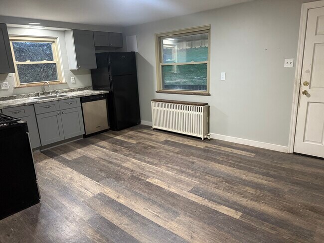 COCINA - 2 Hodgkiss Dr