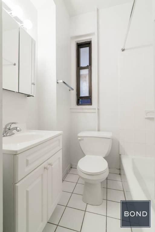 Foto del edificio - 419 E 73rd St